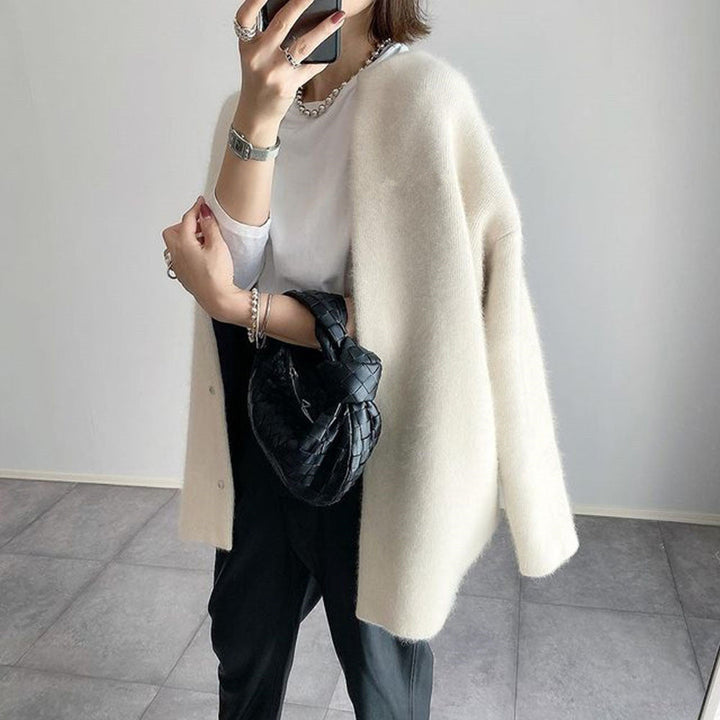 Seraphina - Warm and Elegant Cardigan